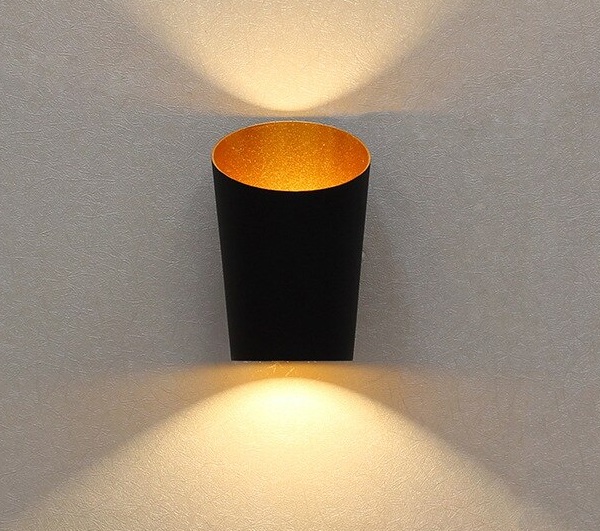Настенный светодиодный светильник (6080) Черный COB2x5w 220v